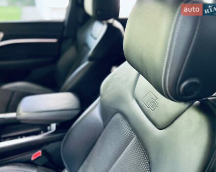 Серый Ауди E-Tron, объемом двигателя 0 л и пробегом 60 тыс. км за 41999 $, фото 8 на Automoto.ua