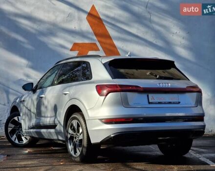 Серый Ауди E-Tron, объемом двигателя 0 л и пробегом 12 тыс. км за 31990 $, фото 26 на Automoto.ua