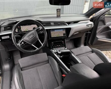 Серый Ауди E-Tron, объемом двигателя 0 л и пробегом 149 тыс. км за 29300 $, фото 69 на Automoto.ua