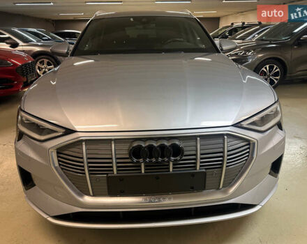Сірий Ауді E-Tron, об'ємом двигуна 0 л та пробігом 152 тис. км за 24700 $, фото 2 на Automoto.ua