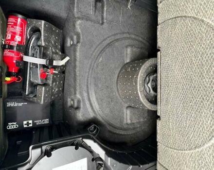 Серый Ауди E-Tron, объемом двигателя 0 л и пробегом 125 тыс. км за 34999 $, фото 28 на Automoto.ua