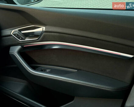 Сірий Ауді E-Tron, об'ємом двигуна 0 л та пробігом 47 тис. км за 45000 $, фото 53 на Automoto.ua