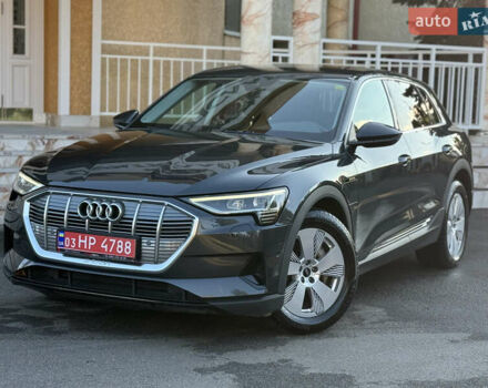 Серый Ауди E-Tron, объемом двигателя 0 л и пробегом 125 тыс. км за 26900 $, фото 1 на Automoto.ua