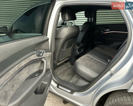 Сірий Ауді E-Tron, об'ємом двигуна 0 л та пробігом 45 тис. км за 33999 $, фото 54 на Automoto.ua