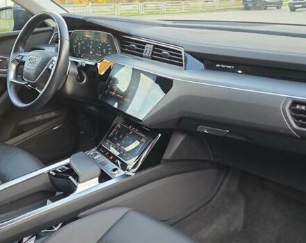 Сірий Ауді E-Tron, об'ємом двигуна 0 л та пробігом 110 тис. км за 29999 $, фото 66 на Automoto.ua