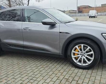 Сірий Ауді E-Tron, об'ємом двигуна 0 л та пробігом 140 тис. км за 28800 $, фото 32 на Automoto.ua