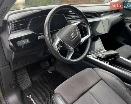 Серый Ауди E-Tron, объемом двигателя 0 л и пробегом 165 тыс. км за 33000 $, фото 22 на Automoto.ua