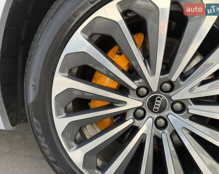 Серый Ауди E-Tron, объемом двигателя 0 л и пробегом 32 тыс. км за 41990 $, фото 47 на Automoto.ua