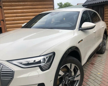Сірий Ауді E-Tron, об'ємом двигуна 0 л та пробігом 46 тис. км за 36900 $, фото 4 на Automoto.ua