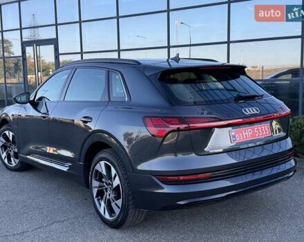 Серый Ауди E-Tron, объемом двигателя 0 л и пробегом 168 тыс. км за 25900 $, фото 1 на Automoto.ua