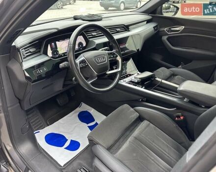 Ауди E-Tron 2021 в Тернополе на Automoto.ua Серый Ауди E-Tron, объемом двигателя 0 л и пробегом 85 тыс. км за 27999 $, фото 24 на Automoto.ua