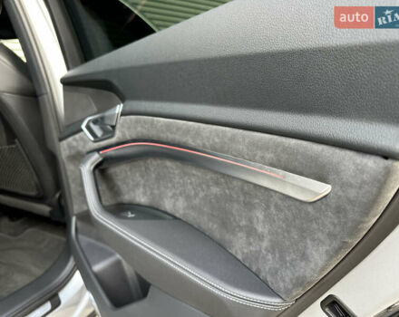 Сірий Ауді E-Tron, об'ємом двигуна 0 л та пробігом 45 тис. км за 33999 $, фото 37 на Automoto.ua