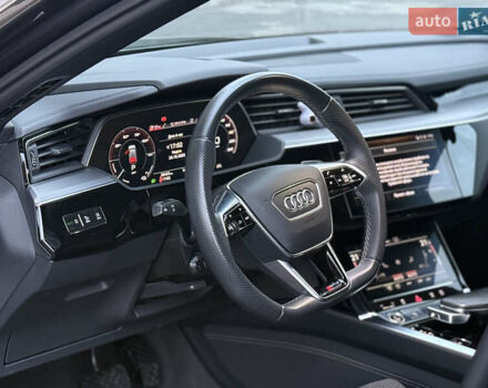 Серый Ауди E-Tron, объемом двигателя 0 л и пробегом 28 тыс. км за 34900 $, фото 32 на Automoto.ua