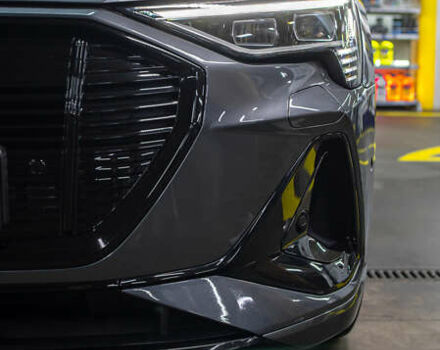Сірий Ауді E-Tron, об'ємом двигуна 0 л та пробігом 73 тис. км за 38950 $, фото 24 на Automoto.ua