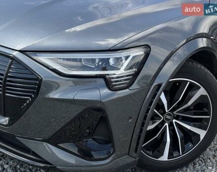 Серый Ауди E-Tron, объемом двигателя 0 л и пробегом 115 тыс. км за 37600 $, фото 2 на Automoto.ua