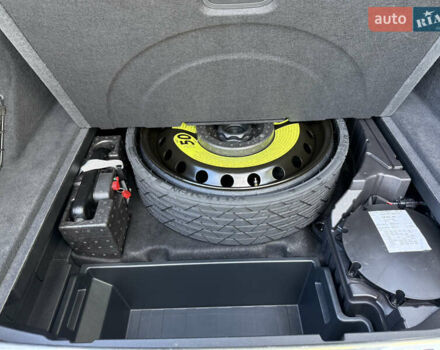 Серый Ауди E-Tron, объемом двигателя 0 л и пробегом 130 тыс. км за 37000 $, фото 119 на Automoto.ua