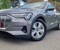 Серый Ауди E-Tron, объемом двигателя 0 л и пробегом 140 тыс. км за 25811 $, фото 56 на Automoto.ua