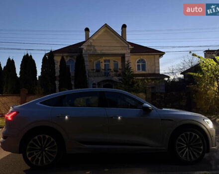 Сірий Ауді E-Tron, об'ємом двигуна 0 л та пробігом 39 тис. км за 39800 $, фото 3 на Automoto.ua