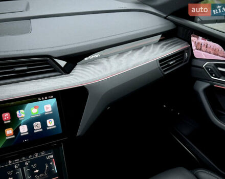 Серый Ауди E-Tron, объемом двигателя 0 л и пробегом 36 тыс. км за 45445 $, фото 65 на Automoto.ua