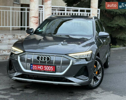 Серый Ауди E-Tron, объемом двигателя 0 л и пробегом 28 тыс. км за 34900 $, фото 2 на Automoto.ua
