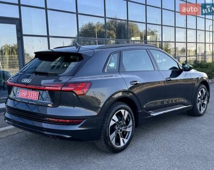 Серый Ауди E-Tron, объемом двигателя 0 л и пробегом 168 тыс. км за 25900 $, фото 5 на Automoto.ua