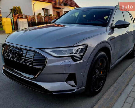Серый Ауди E-Tron, объемом двигателя 0 л и пробегом 61 тыс. км за 30000 $, фото 2 на Automoto.ua