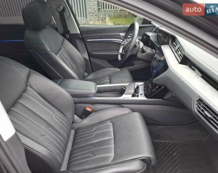 Сірий Ауді E-Tron, об'ємом двигуна 0 л та пробігом 43 тис. км за 41999 $, фото 21 на Automoto.ua
