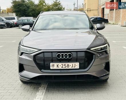 Ауди E-Tron 2021 в Тернополе на Automoto.ua Серый Ауди E-Tron, объемом двигателя 0 л и пробегом 85 тыс. км за 27999 $, фото 6 на Automoto.ua