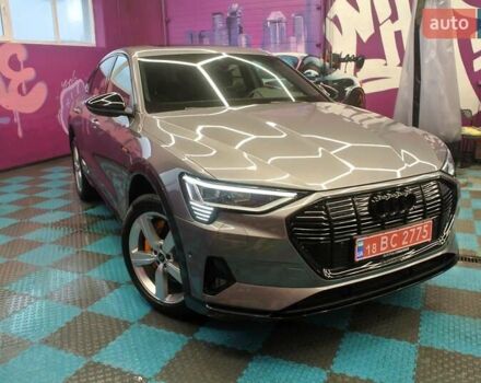 Серый Ауди E-Tron, объемом двигателя 0 л и пробегом 60 тыс. км за 29990 $, фото 10 на Automoto.ua