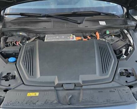 Сірий Ауді E-Tron, об'ємом двигуна 0 л та пробігом 110 тис. км за 29999 $, фото 68 на Automoto.ua