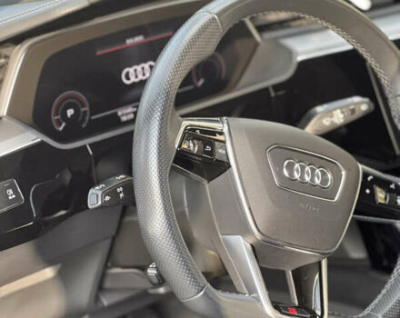 Сірий Ауді E-Tron, об'ємом двигуна 0 л та пробігом 64 тис. км за 33500 $, фото 21 на Automoto.ua