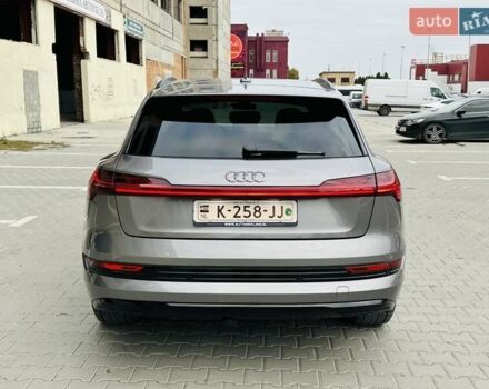 Ауди E-Tron 2021 в Тернополе на Automoto.ua Серый Ауди E-Tron, объемом двигателя 0 л и пробегом 85 тыс. км за 27999 $, фото 11 на Automoto.ua