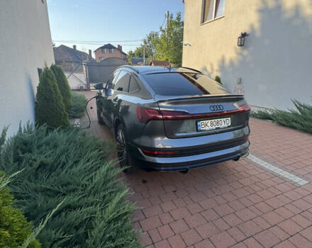 Серый Ауди E-Tron, объемом двигателя 0 л и пробегом 29 тыс. км за 45500 $, фото 21 на Automoto.ua