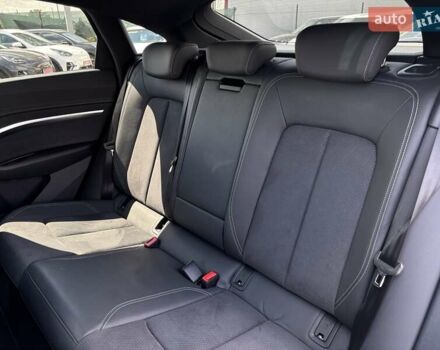 Серый Ауди E-Tron, объемом двигателя 0 л и пробегом 115 тыс. км за 37600 $, фото 14 на Automoto.ua