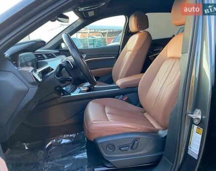 Сірий Ауді E-Tron, об'ємом двигуна 0 л та пробігом 53 тис. км за 29900 $, фото 20 на Automoto.ua