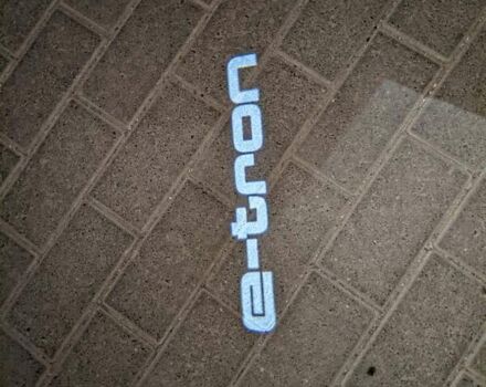 Серый Ауди E-Tron, объемом двигателя 0 л и пробегом 98 тыс. км за 29999 $, фото 36 на Automoto.ua