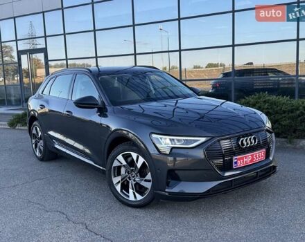 Серый Ауди E-Tron, объемом двигателя 0 л и пробегом 168 тыс. км за 25900 $, фото 4 на Automoto.ua