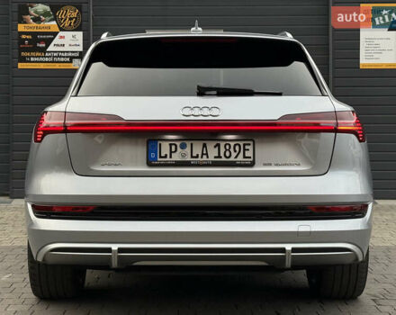 Сірий Ауді E-Tron, об'ємом двигуна 0 л та пробігом 63 тис. км за 39800 $, фото 4 на Automoto.ua