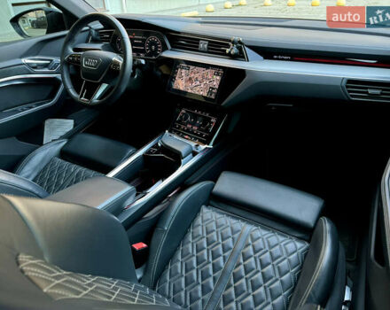 Сірий Ауді E-Tron, об'ємом двигуна 0 л та пробігом 47 тис. км за 45000 $, фото 34 на Automoto.ua