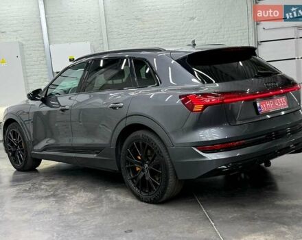 Сірий Ауді E-Tron, об'ємом двигуна 0 л та пробігом 86 тис. км за 37423 $, фото 7 на Automoto.ua