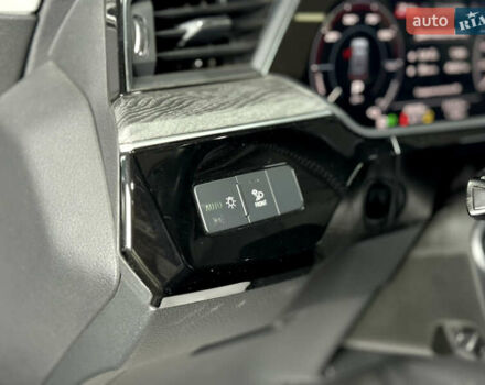 Серый Ауди E-Tron, объемом двигателя 0 л и пробегом 44 тыс. км за 33000 $, фото 26 на Automoto.ua
