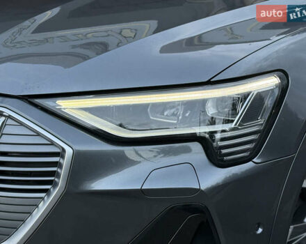 Серый Ауди E-Tron, объемом двигателя 0 л и пробегом 28 тыс. км за 34900 $, фото 5 на Automoto.ua