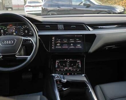 Сірий Ауді E-Tron, об'ємом двигуна 0 л та пробігом 110 тис. км за 29999 $, фото 49 на Automoto.ua