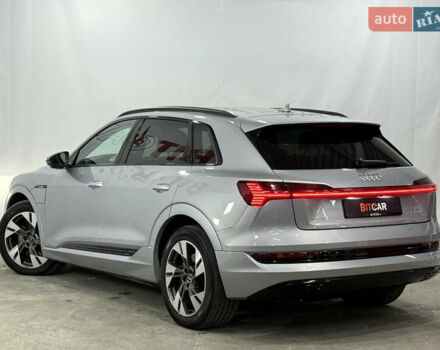 Серый Ауди E-Tron, объемом двигателя 0 л и пробегом 44 тыс. км за 33000 $, фото 5 на Automoto.ua
