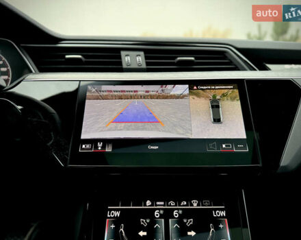 Серый Ауди E-Tron, объемом двигателя 0 л и пробегом 36 тыс. км за 45445 $, фото 102 на Automoto.ua