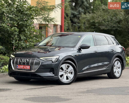 Серый Ауди E-Tron, объемом двигателя 0 л и пробегом 123 тыс. км за 26999 $, фото 4 на Automoto.ua