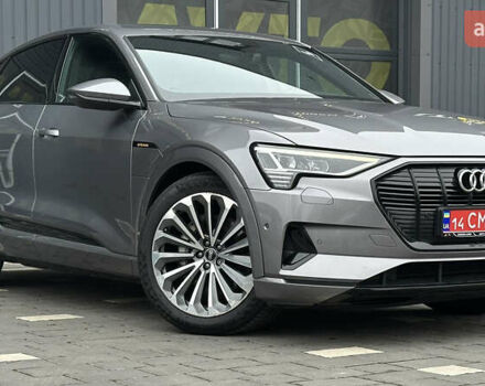 Серый Ауди E-Tron, объемом двигателя 0 л и пробегом 129 тыс. км за 33950 $, фото 1 на Automoto.ua