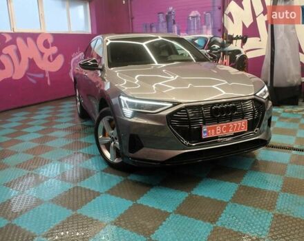 Серый Ауди E-Tron, объемом двигателя 0 л и пробегом 60 тыс. км за 29990 $, фото 7 на Automoto.ua