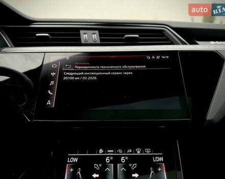 Серый Ауди E-Tron, объемом двигателя 0 л и пробегом 36 тыс. км за 45445 $, фото 114 на Automoto.ua