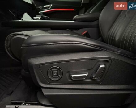 Сірий Ауді E-Tron, об'ємом двигуна 0 л та пробігом 43 тис. км за 41999 $, фото 12 на Automoto.ua